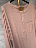 Camiseta botones rosa