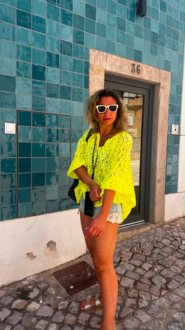 Blusa encaje flúor