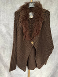 Chaqueta punto con cuello marrón