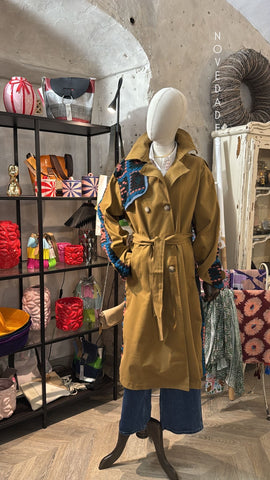 Gabardina Crochet azul