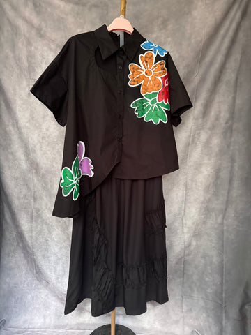 Camisa negra flores