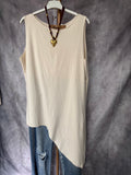 Camiseta asimétrica beige