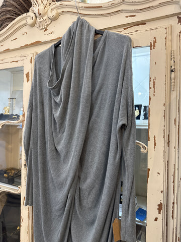Jersey asimétrico gris