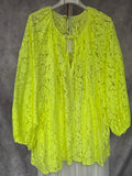 Blusa encaje flúor