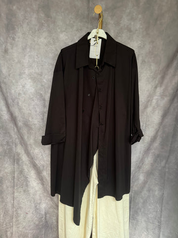 Camisa negra doble botón