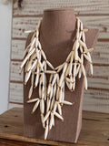 Collar resina blanco
