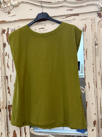 Camiseta hombros pistacho