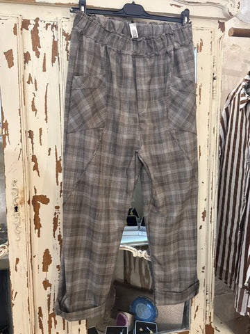 Pantalón cuadros marrón