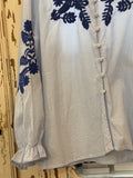 Blusa rayas azul bordada