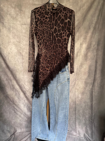 Camiseta print asimétrica