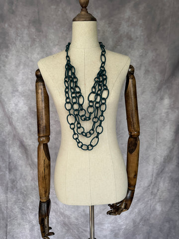 Collar largo eslabones caucho verde