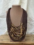 Collar choco multo con tubos dorados