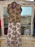 Camiseta flores camel