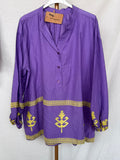 Blusa morada con bordados