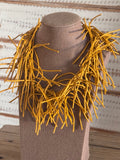 Collar flecos caucho mostaza