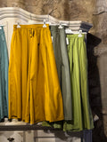 Pantalón palazzo cropped mostaza