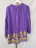 Blusa morada con bordados