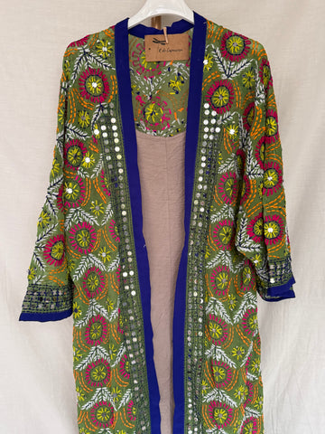 Kimono bordado largo