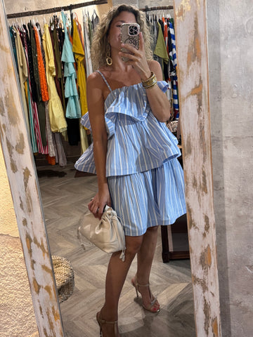 Vestido corto volantes