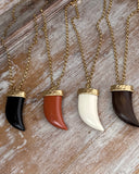 Collar largo cuerno blanco