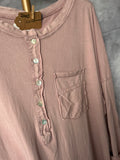Camiseta botones rosa
