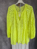 Blusa encaje flúor