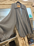 Camiseta cuello gruesa gris