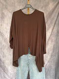 Camiseta asimétrica chocolate