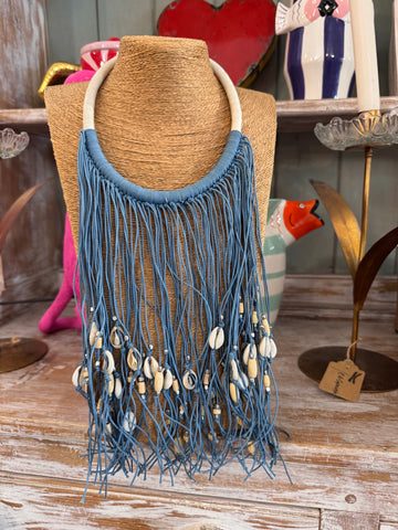 Collar conchas azul