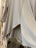 Camiseta asimétrica beige