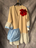 Vestido con flor beige