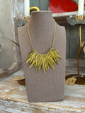 Collar metal dorado