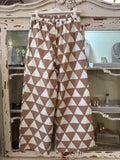 Pantalón geométrico