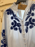 Blusa rayas azul bordada