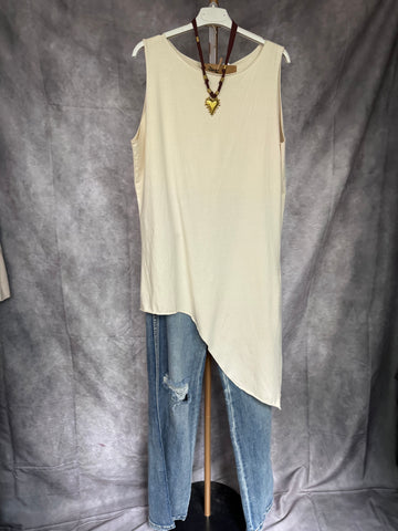 Camiseta asimétrica beige