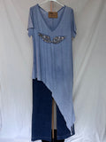 Camiseta asimétrica “Alas” azul