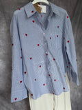 Camisa rayas con corazones rojos