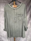 Camiseta botones gris
