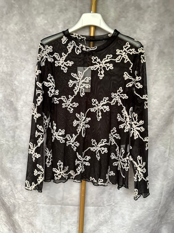 Camiseta tul bordados