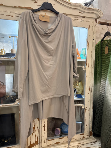 Camiseta cuello caído