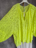 Blusa encaje flúor