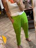 Pantalón baggy encaje verde flúor