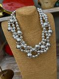 Collar Bolas Plateado