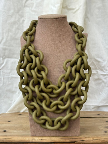 Collar eslabones caucho verde
