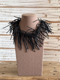 Collar flecos negro