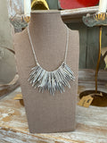 Collar metal plateado