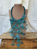 Collar flores verde agua