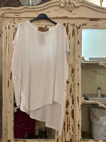 Camiseta asimétrica blanca