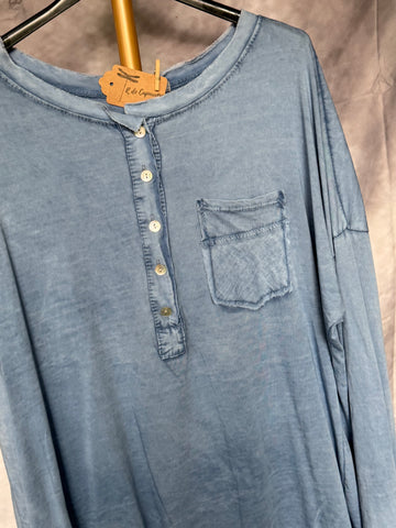 Camiseta botones azul