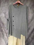 Camiseta gris botones